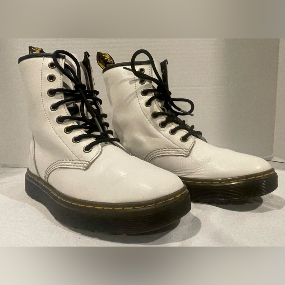 DR. MARTENS Zavala Combat Boot White Women’s Size 8 Men’s 7